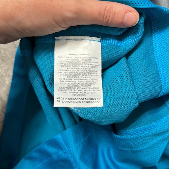 Nike Dri-Fit Active Wear Tank Top with built in sports bra - Picture 9 of 11